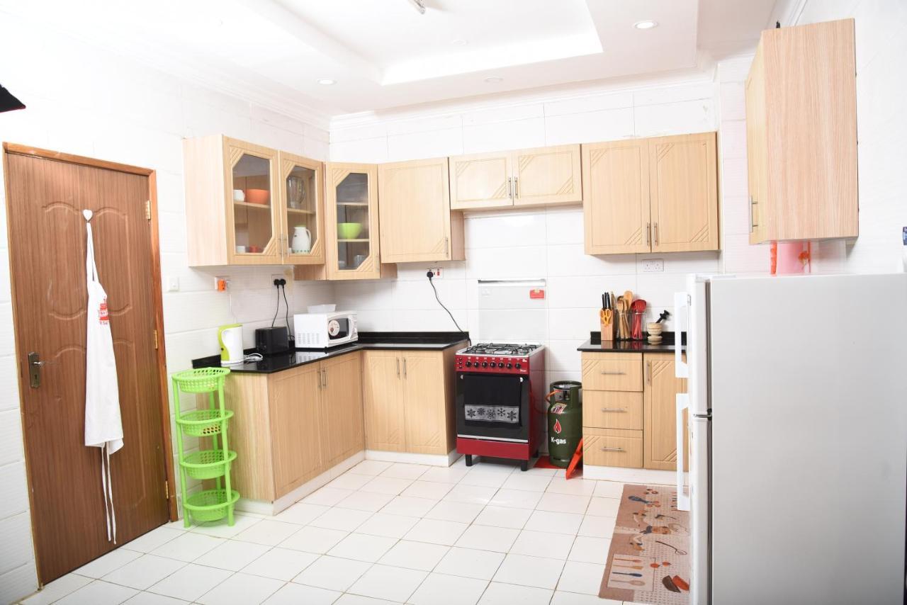 Kandiz Queendom Nairobi Luaran gambar