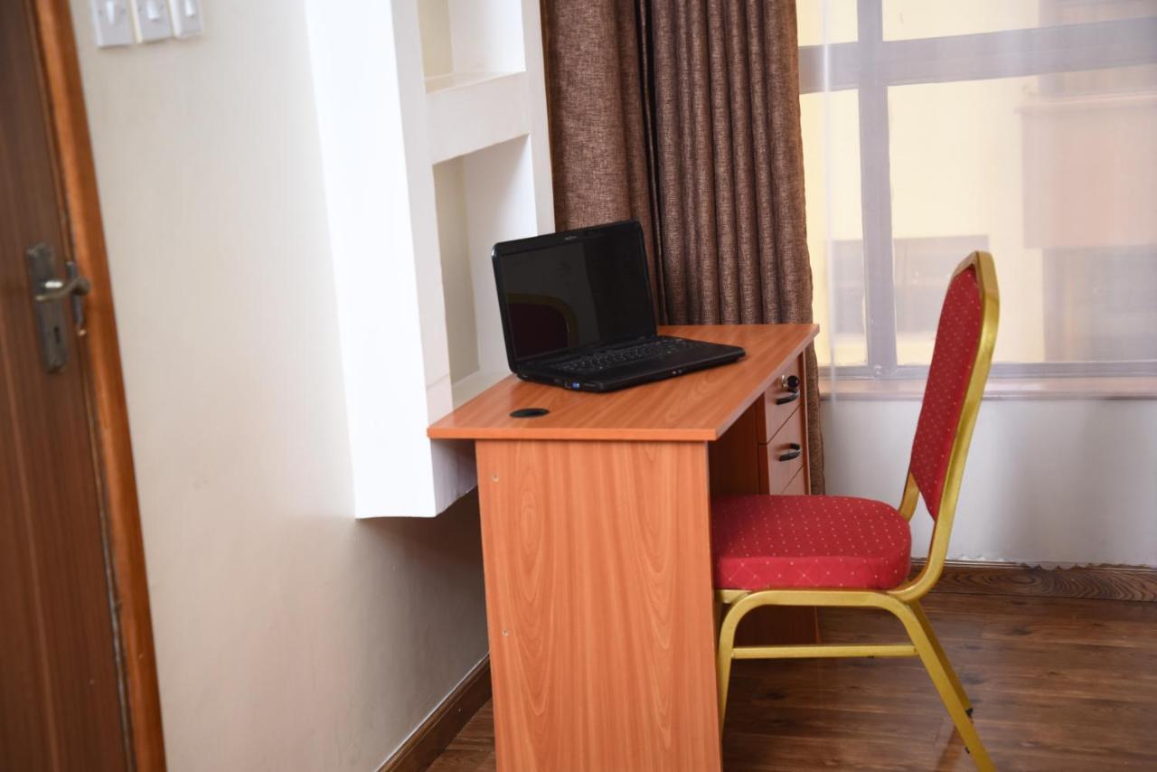 Kandiz Queendom Nairobi Luaran gambar