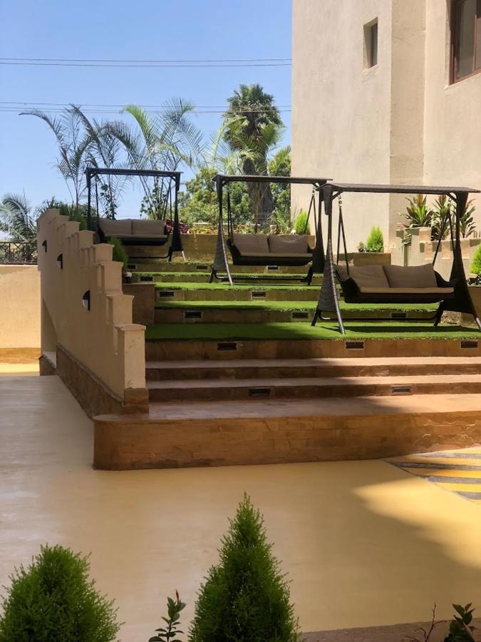 Kandiz Queendom Nairobi Luaran gambar