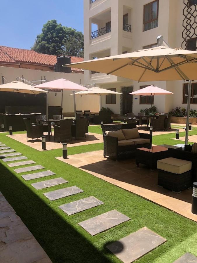 Kandiz Queendom Nairobi Luaran gambar