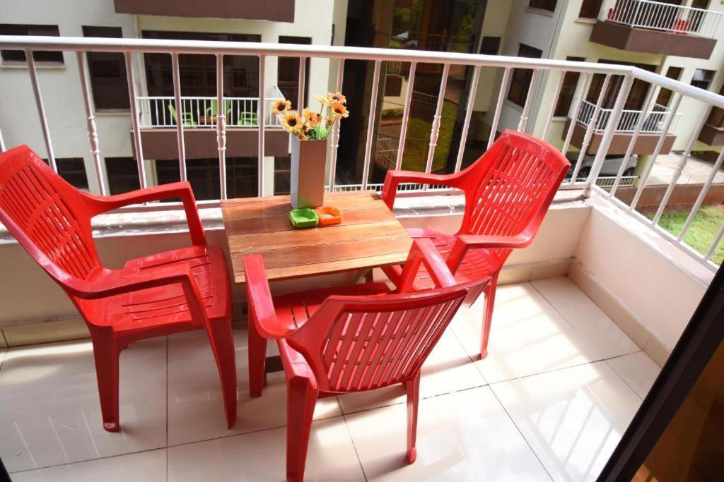 Kandiz Queendom Nairobi Luaran gambar