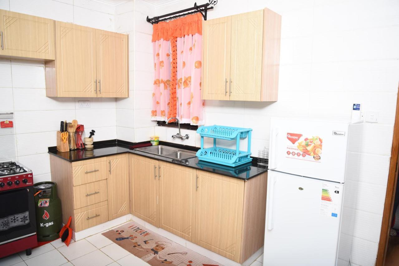 Kandiz Queendom Nairobi Luaran gambar